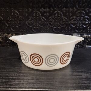 Pyrex Promotional Bullseye 475 Casserole, Cosmopolitan Salton Corning, 1970s